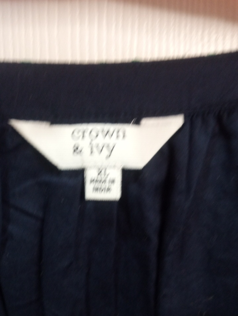 CROWN & IVY OVERSIZED TUNIC - Picture 3 of 11